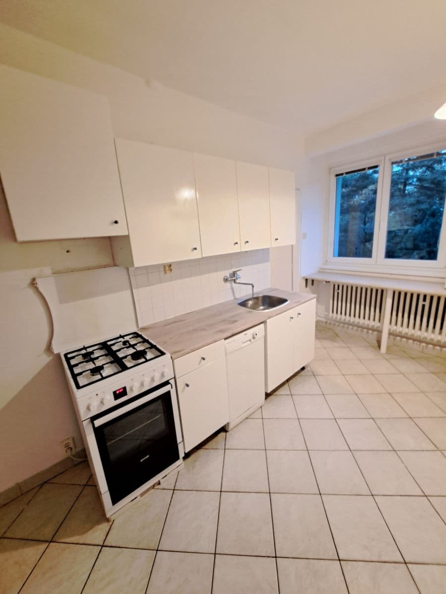 Pronájem bytu 3+1 56 m², Karenova, Praha, Praha Pronájem bytu 3+1 56 m², Karenova, Praha, Praha