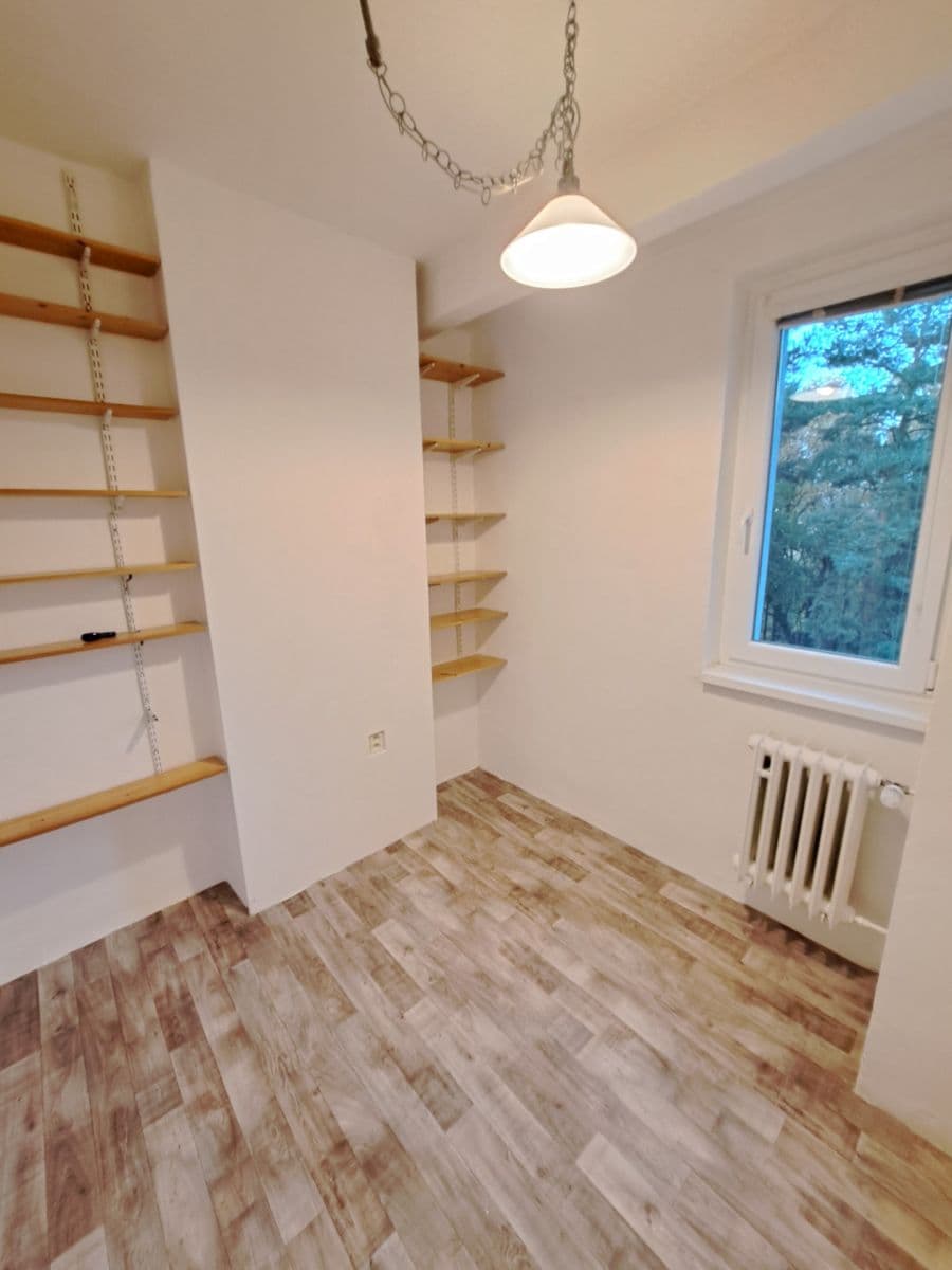 Pronájem bytu 3+1 56 m², Karenova, Praha, Praha Pronájem bytu 3+1 56 m², Karenova, Praha, Praha
