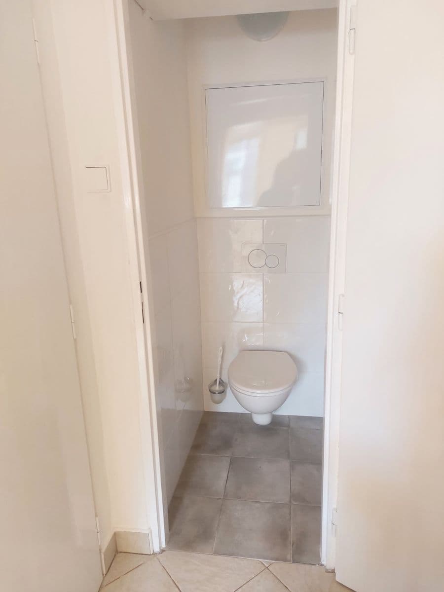 Pronájem bytu 3+1 56 m², Karenova, Praha, Praha Pronájem bytu 3+1 56 m², Karenova, Praha, Praha