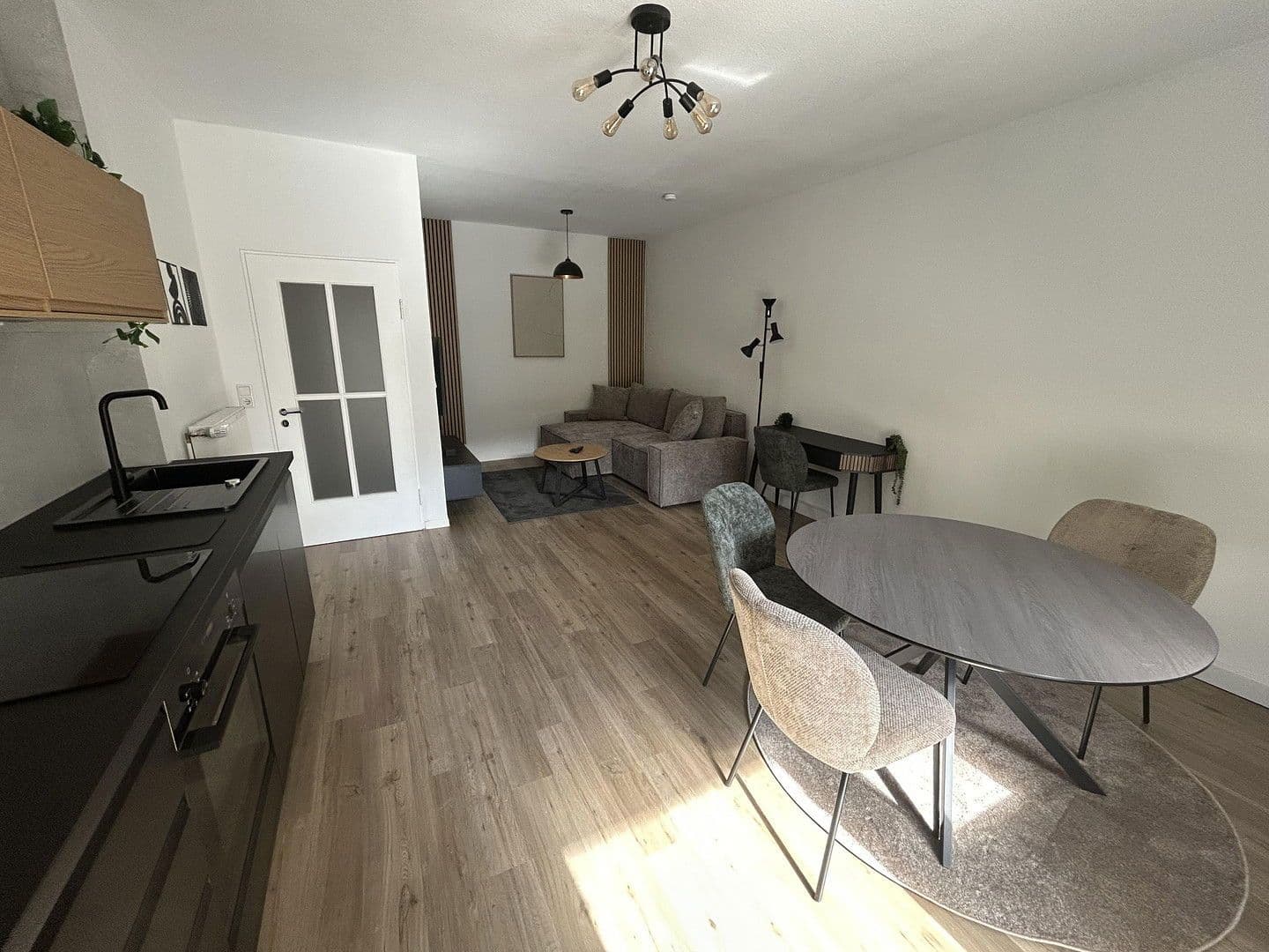 Pronájem bytu 2+1 51 m², Lisbethstraße, Hannover, Dolní Sasko Pronájem bytu 2+1 51 m², Lisbethstraße, Hannover, Dolní Sasko