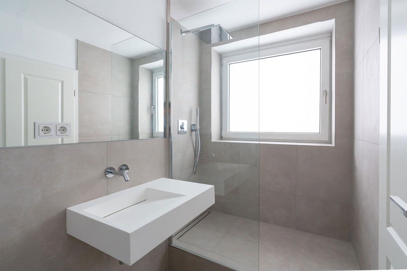 Prodej bytu 5+1 155 m², Köln, Severní Porýní-Vestfálsko Prodej bytu 5+1 155 m², Köln, Severní Porýní-Vestfálsko