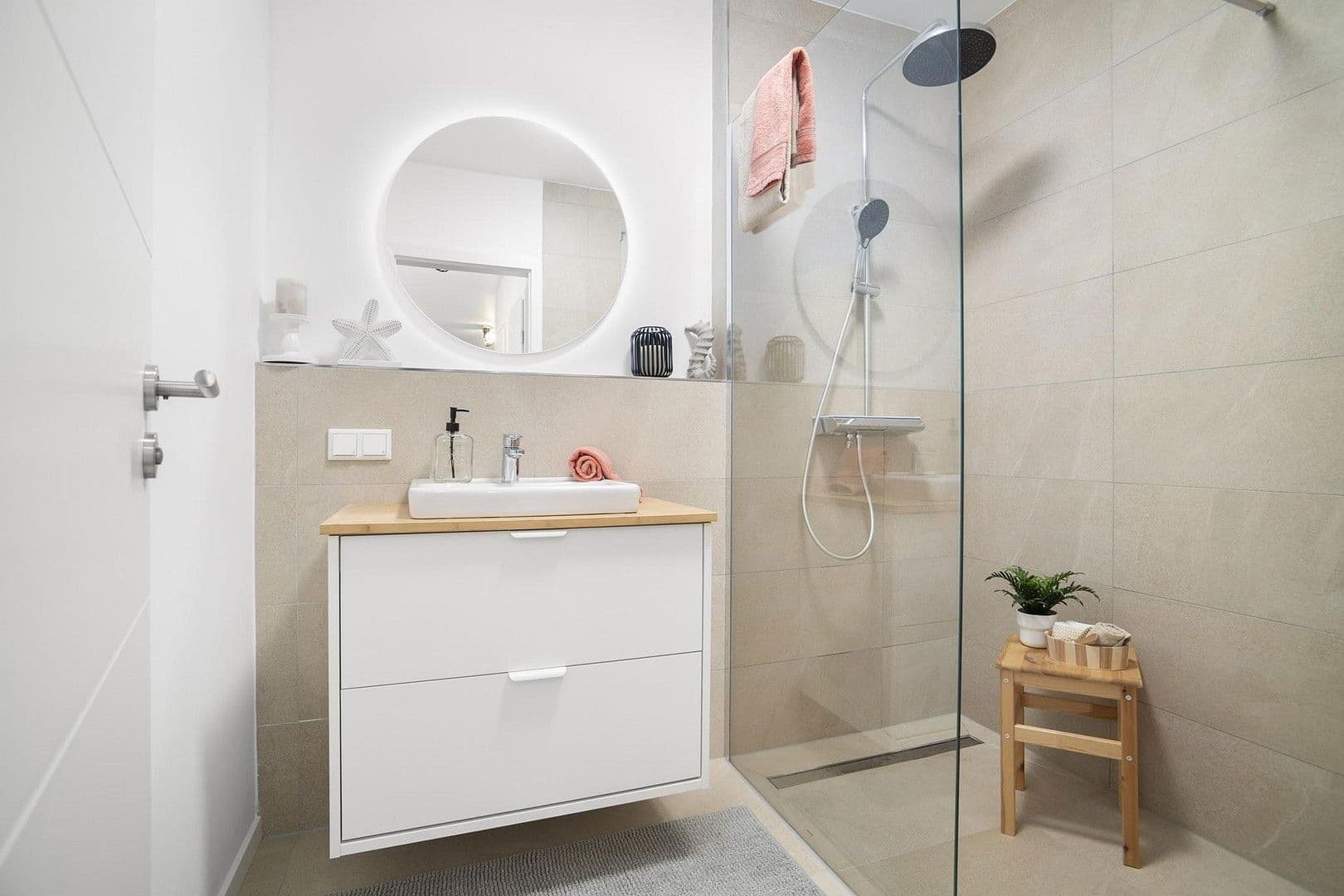 Prodej bytu 3+1 78 m², Schwalbenweg 25, Duisburg, Severní Porýní-Vestfálsko Prodej bytu 3+1 78 m², Schwalbenweg 25, Duisburg, Severní Porýní-Vestfálsko