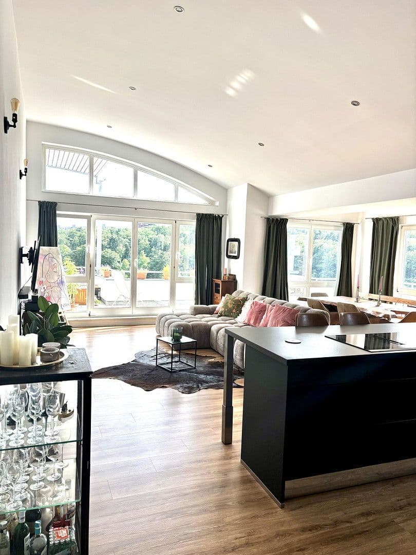 Prodej bytu 3+1 103 m², Karrnweg, Wiesbaden, Hessen Prodej bytu 3+1 103 m², Karrnweg, Wiesbaden, Hessen