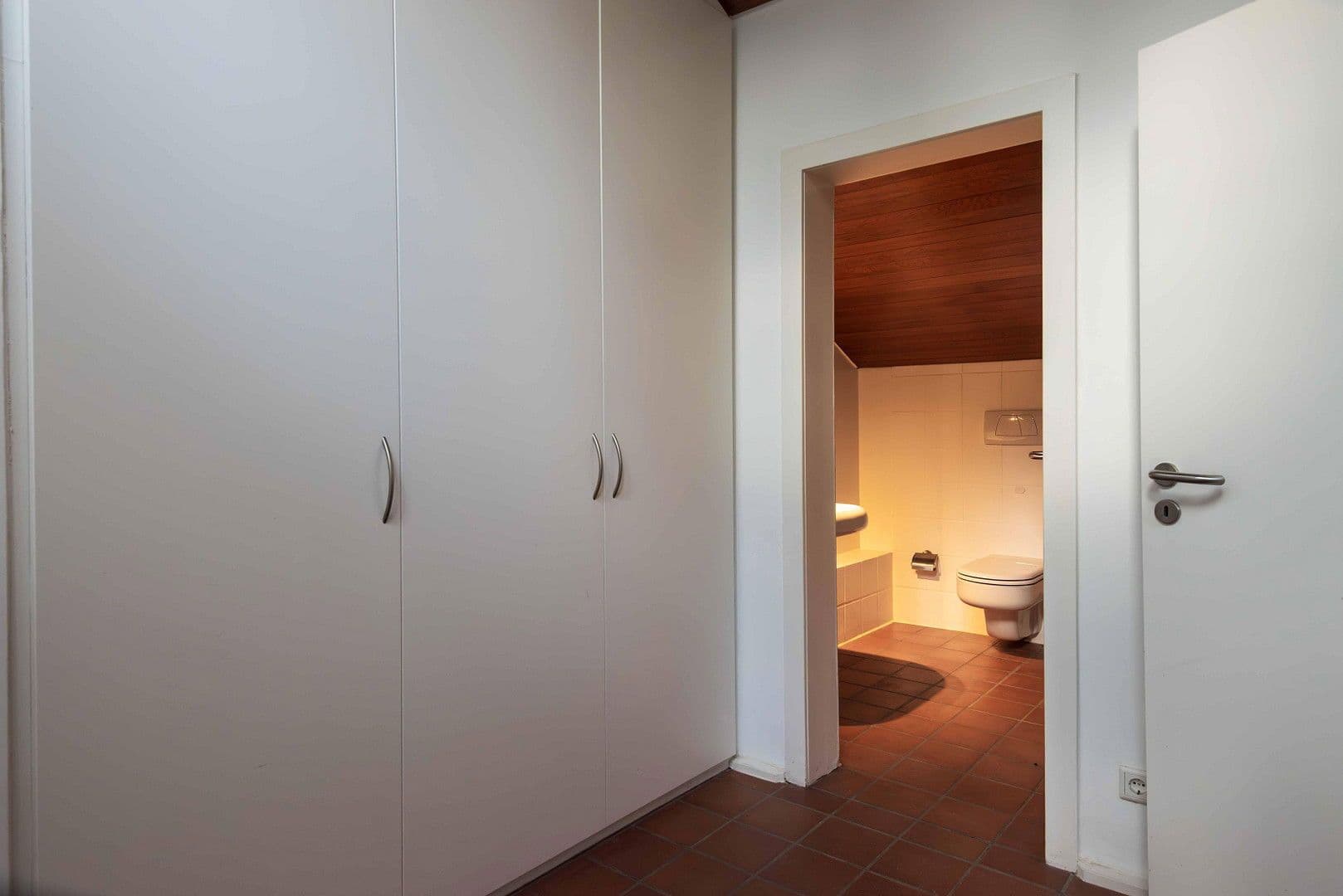 Pronájem domu 100 m², pozemek 363 m², Mörsenbroicher Weg 114a, Düsseldorf, Severní Porýní-Vestfálsko Pronájem domu 100 m², pozemek 363 m², Mörsenbroicher Weg 114a, Düsseldorf, Severní Porýní-Vestfálsko