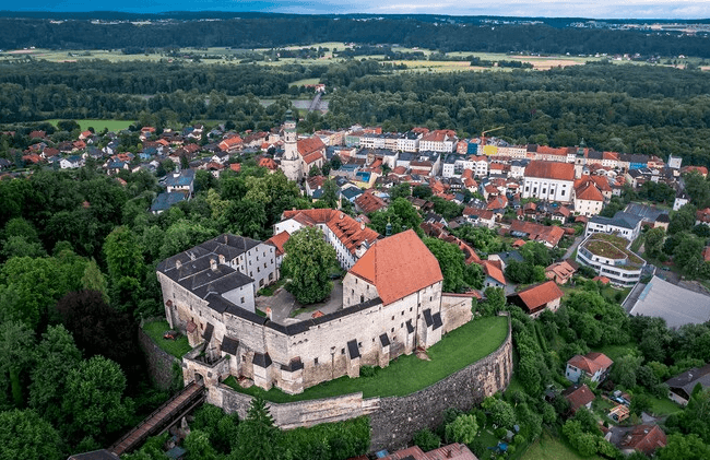 Prodej domu 188 m², pozemek 668 m², Tittmoning, Bavorsko Prodej domu 188 m², pozemek 668 m², Tittmoning, Bavorsko