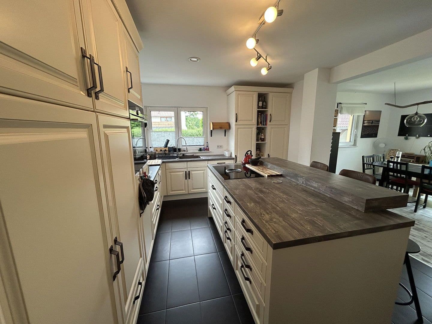 Prodej domu 188 m², pozemek 668 m², Tittmoning, Bavorsko Prodej domu 188 m², pozemek 668 m², Tittmoning, Bavorsko