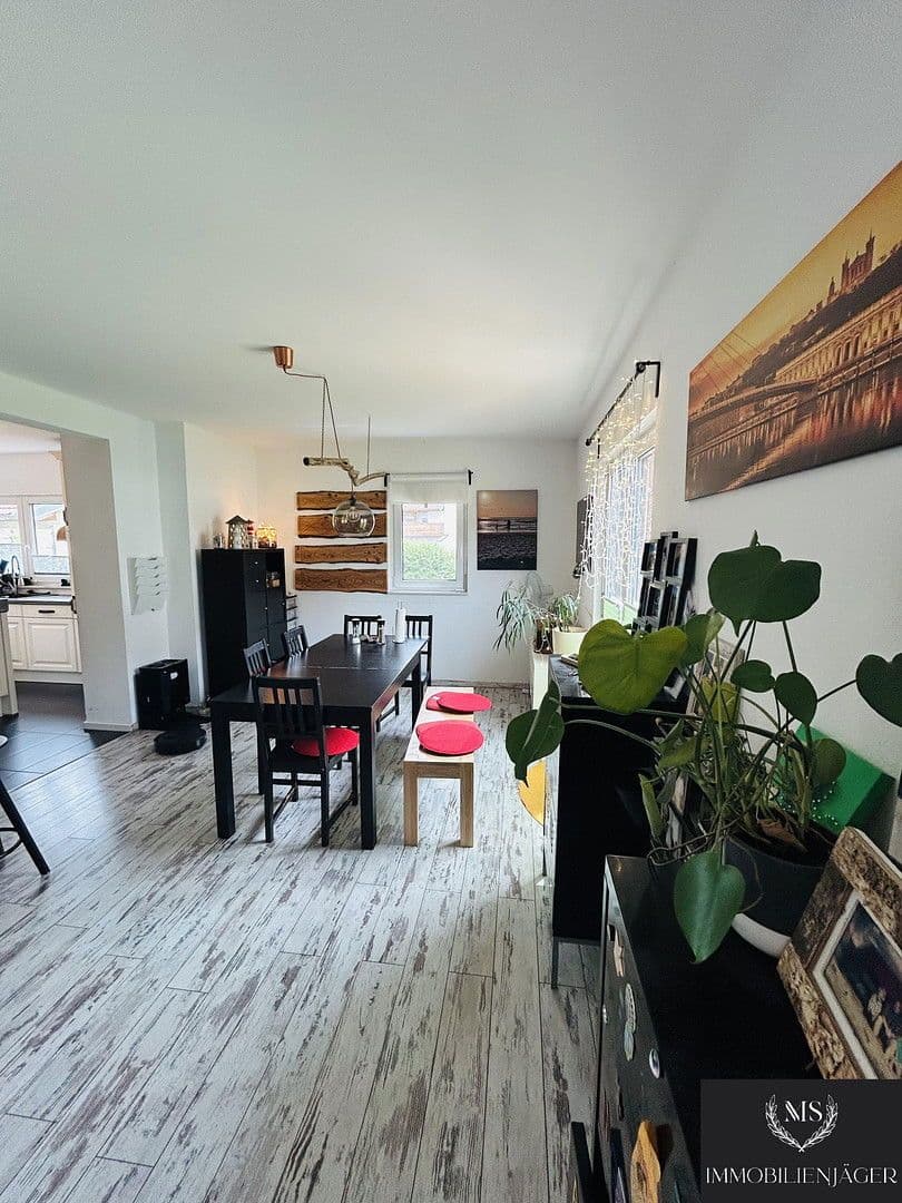 Prodej domu 188 m², pozemek 668 m², Tittmoning, Bavorsko Prodej domu 188 m², pozemek 668 m², Tittmoning, Bavorsko