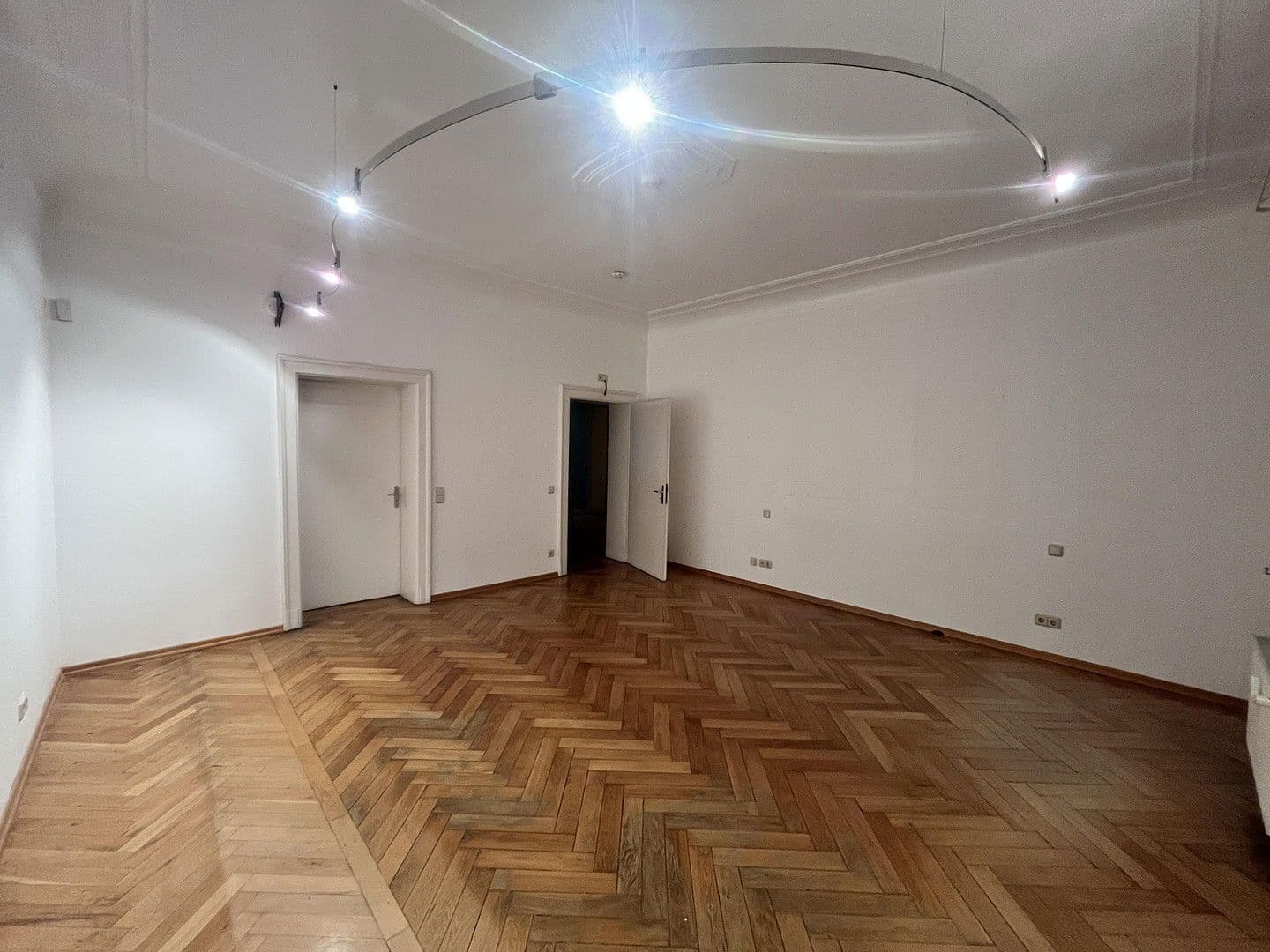 Pronájem bytu 6+1 245 m², Neunkirchen, Země Sársko Pronájem bytu 6+1 245 m², Neunkirchen, Země Sársko
