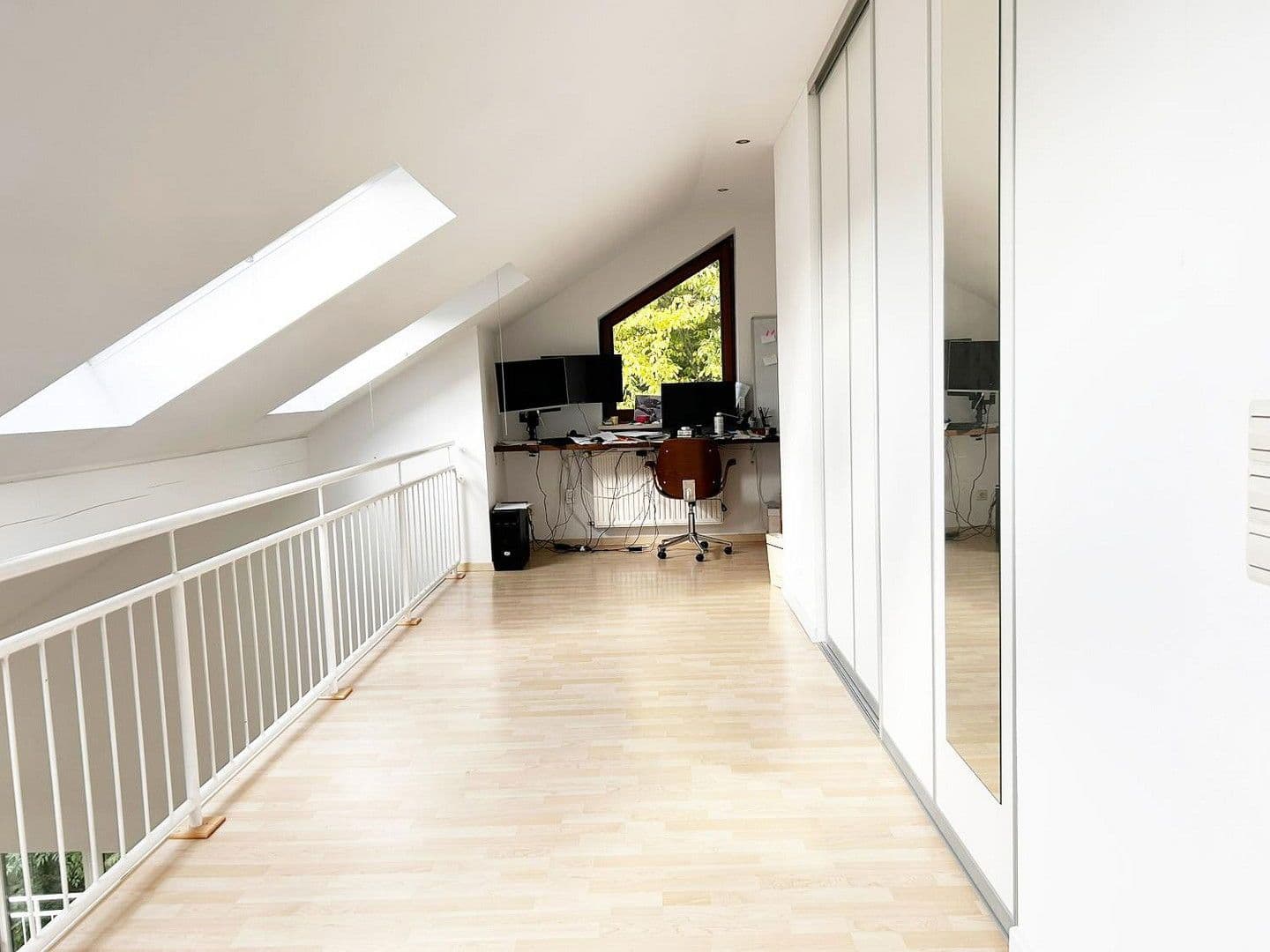 Pronájem bytu 2+kk 101 m², Stuttgart, Bádensko-Württembersko Pronájem bytu 2+kk 101 m², Stuttgart, Bádensko-Württembersko