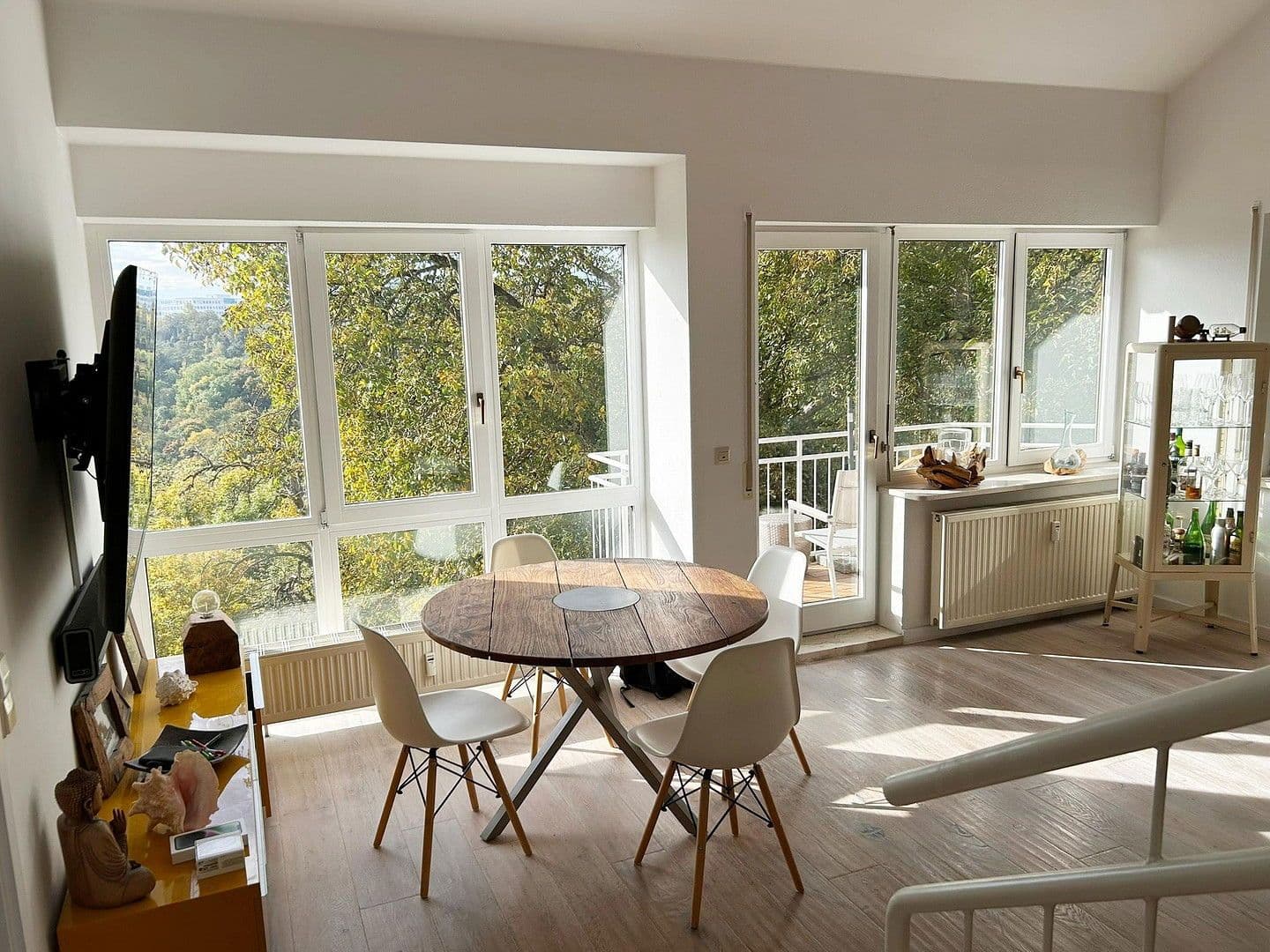 Pronájem bytu 2+kk 101 m², Stuttgart, Bádensko-Württembersko Pronájem bytu 2+kk 101 m², Stuttgart, Bádensko-Württembersko