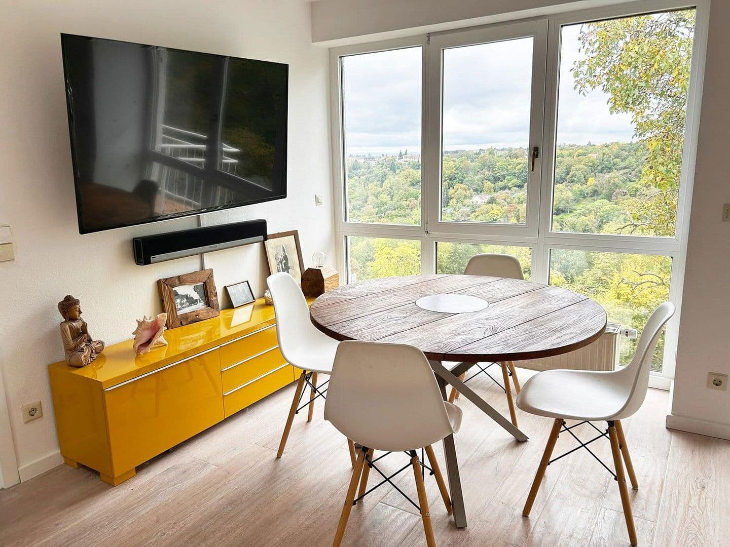 Pronájem bytu 2+kk 101 m², Stuttgart, Bádensko-Württembersko Pronájem bytu 2+kk 101 m², Stuttgart, Bádensko-Württembersko