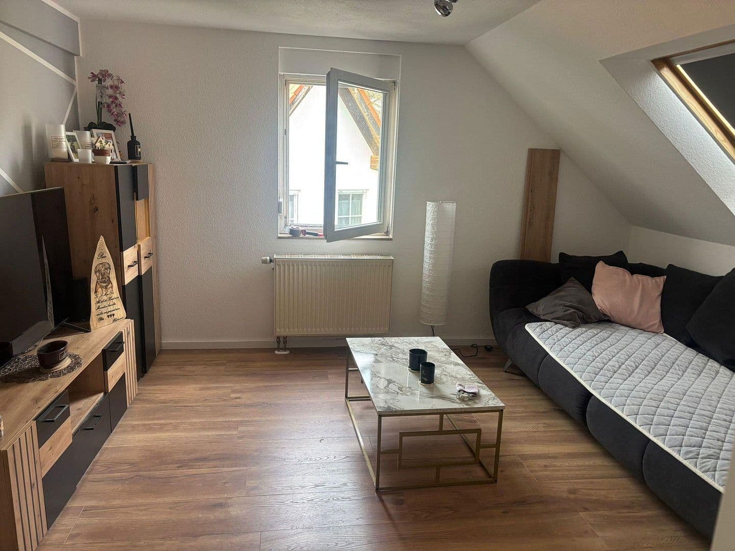 Pronájem bytu 2+1 42 m², Ditzinger Str. 5, Leonberg, Bádensko-Württembersko Pronájem bytu 2+1 42 m², Ditzinger Str. 5, Leonberg, Bádensko-Württembersko