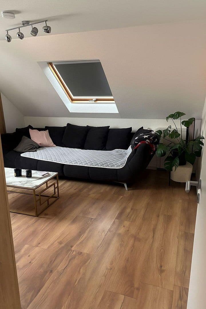 Pronájem bytu 2+1 42 m², Ditzinger Str. 5, Leonberg, Bádensko-Württembersko Pronájem bytu 2+1 42 m², Ditzinger Str. 5, Leonberg, Bádensko-Württembersko