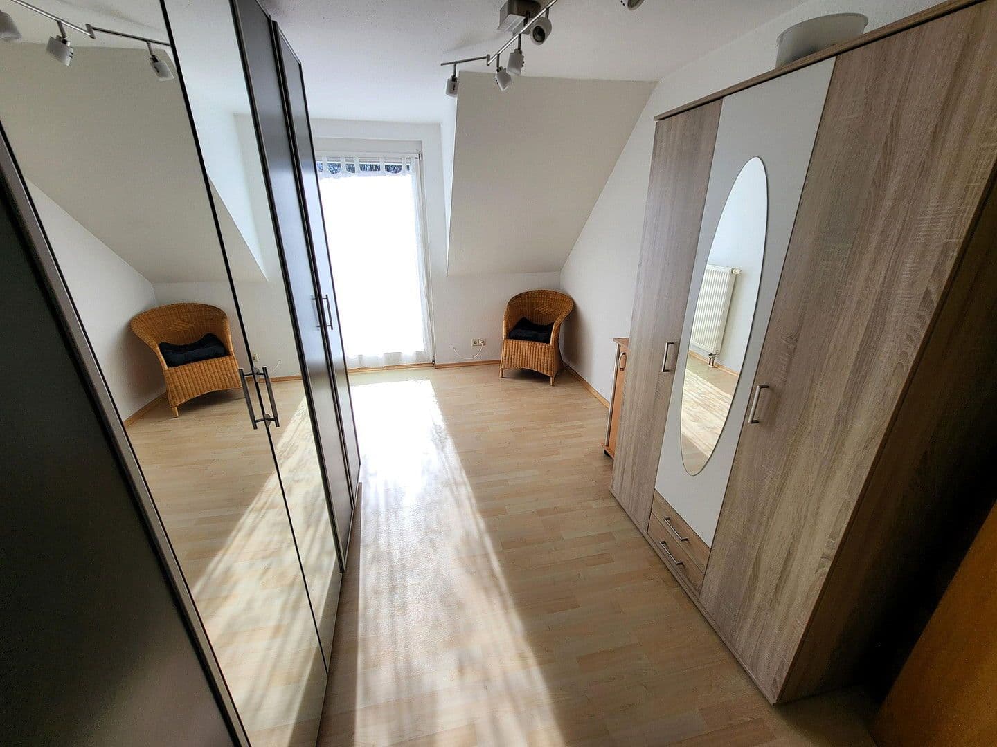 Prodej domu 154 m², pozemek 159 m², Rottenburg am Neckar, Bádensko-Württembersko Prodej domu 154 m², pozemek 159 m², Rottenburg am Neckar, Bádensko-Württembersko