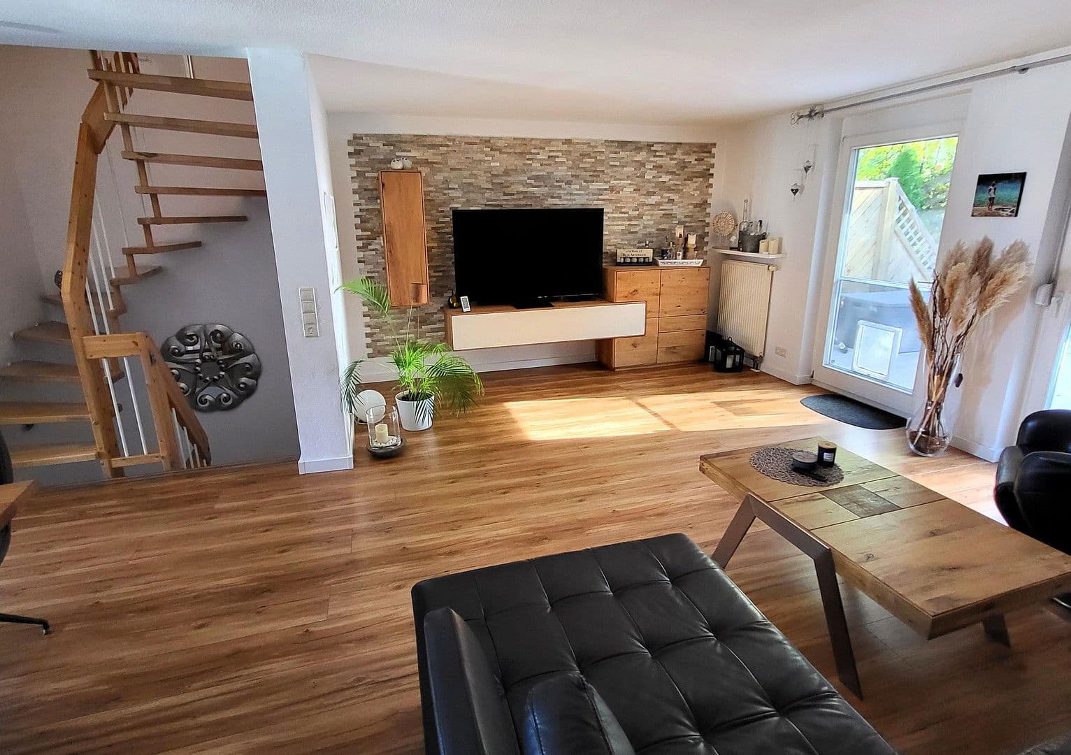 Prodej domu 154 m², pozemek 159 m², Rottenburg am Neckar, Bádensko-Württembersko Prodej domu 154 m², pozemek 159 m², Rottenburg am Neckar, Bádensko-Württembersko