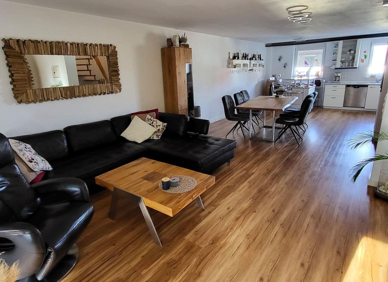 Prodej domu 154 m², pozemek 159 m², Rottenburg am Neckar, Bádensko-Württembersko Prodej domu 154 m², pozemek 159 m², Rottenburg am Neckar, Bádensko-Württembersko