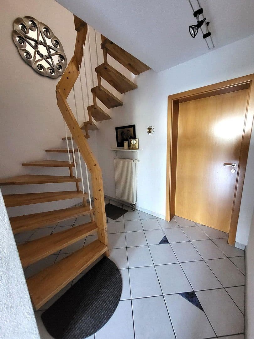 Prodej domu 154 m², pozemek 159 m², Rottenburg am Neckar, Bádensko-Württembersko Prodej domu 154 m², pozemek 159 m², Rottenburg am Neckar, Bádensko-Württembersko