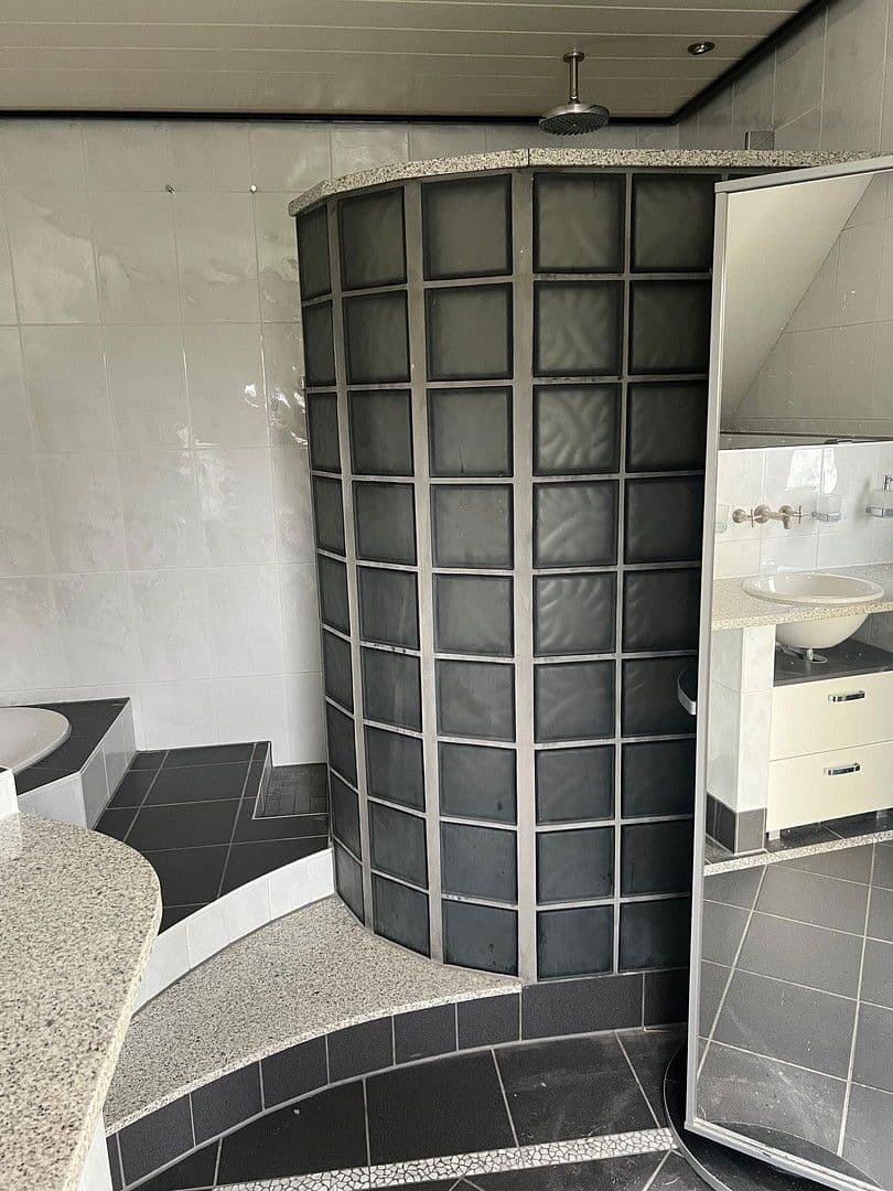 Prodej domu 300 m², pozemek 1.635 m², Hanau, Hessen Prodej domu 300 m², pozemek 1.635 m², Hanau, Hessen