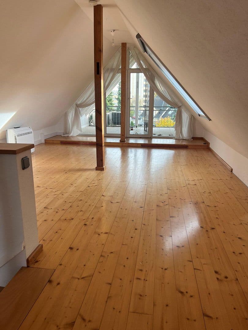 Prodej domu 300 m², pozemek 1.635 m², Hanau, Hessen Prodej domu 300 m², pozemek 1.635 m², Hanau, Hessen