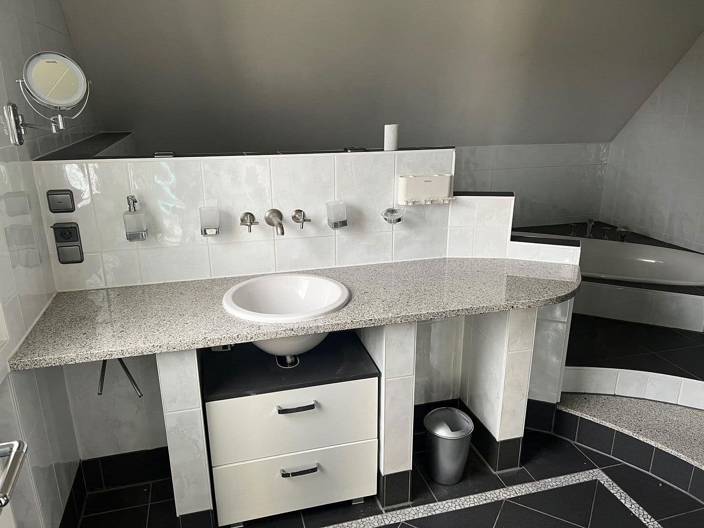 Prodej domu 300 m², pozemek 1.635 m², Hanau, Hessen Prodej domu 300 m², pozemek 1.635 m², Hanau, Hessen