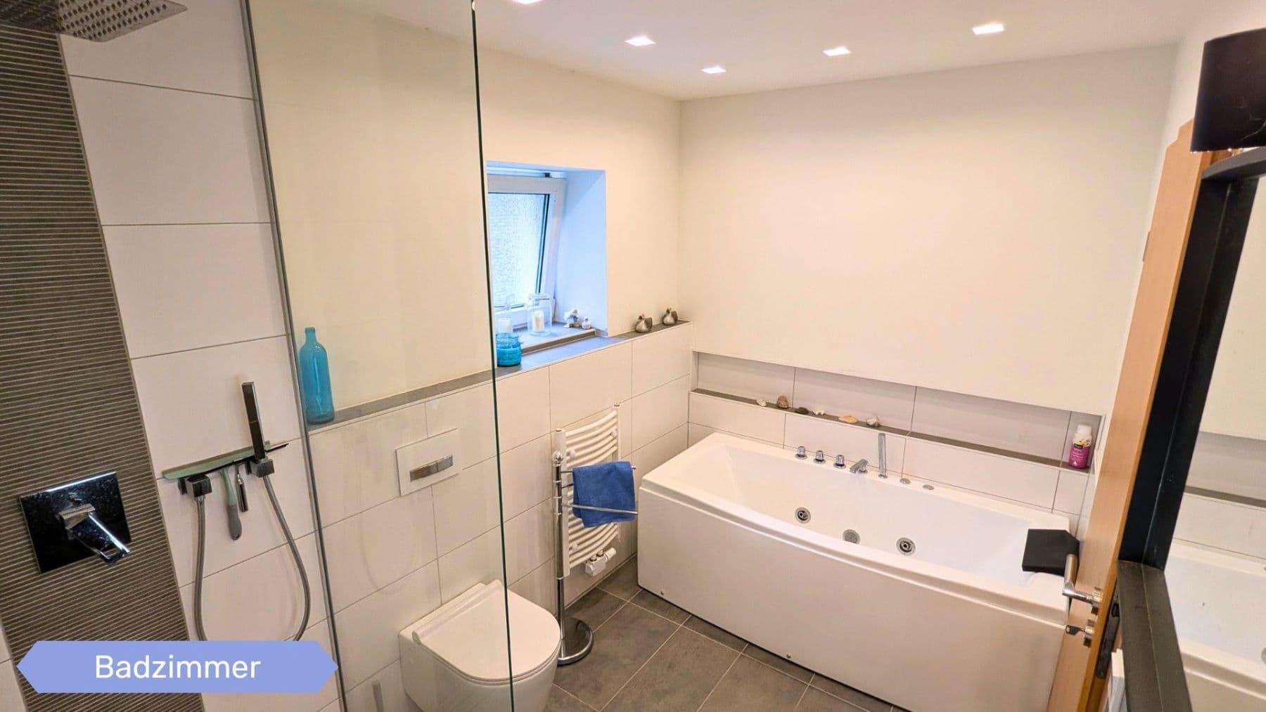 Prodej domu 213 m², pozemek 5.000 m², Garbsen, Dolní Sasko Prodej domu 213 m², pozemek 5.000 m², Garbsen, Dolní Sasko