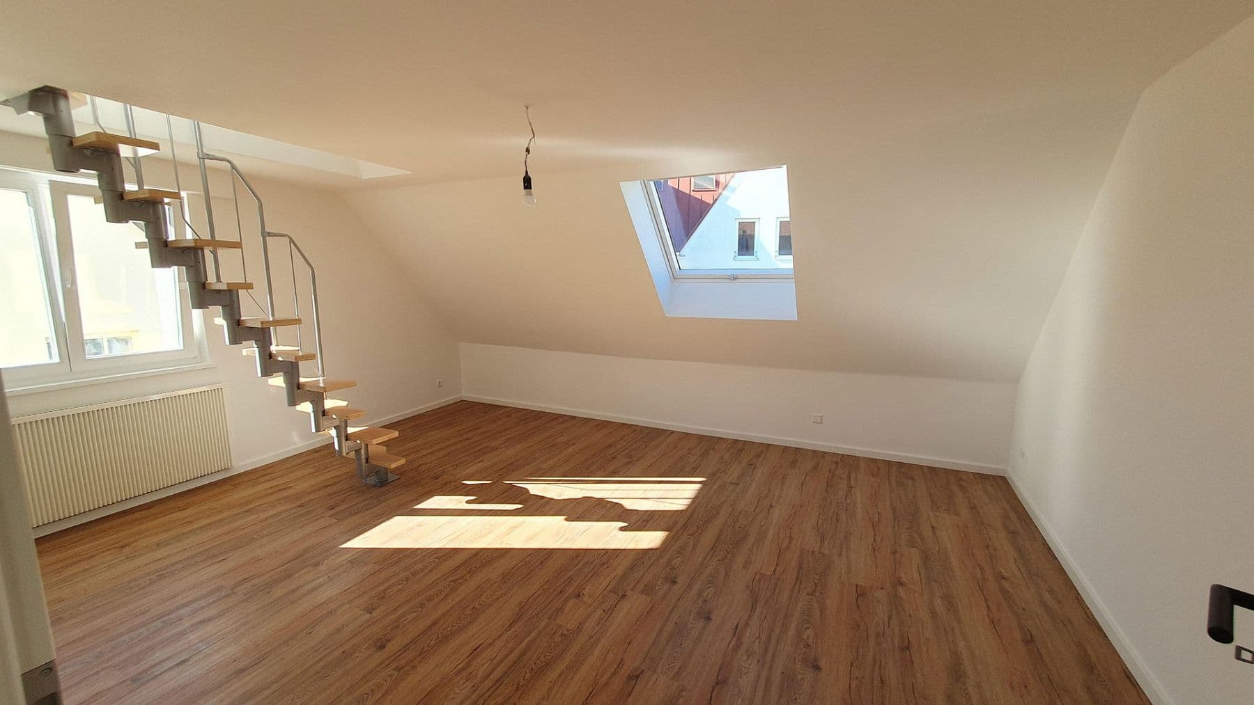 Pronájem bytu 4+1 85 m², Ditzingen, Bádensko-Württembersko Pronájem bytu 4+1 85 m², Ditzingen, Bádensko-Württembersko