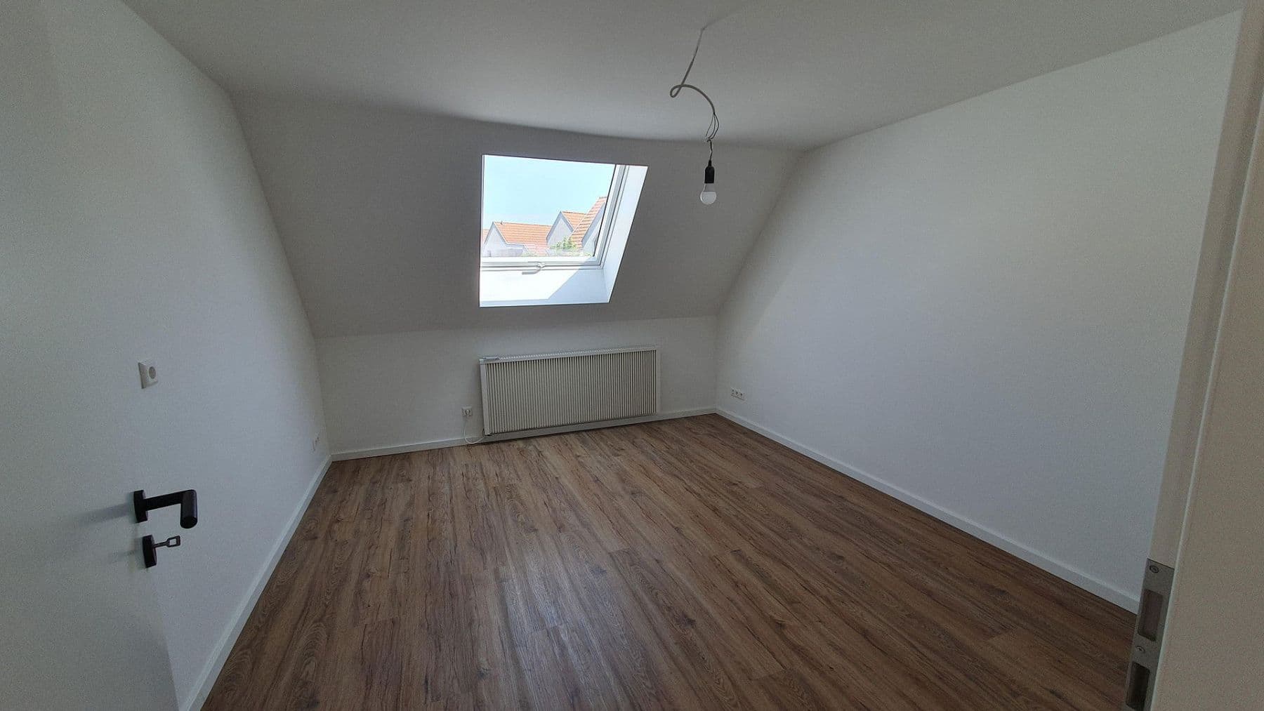 Pronájem bytu 4+1 85 m², Ditzingen, Bádensko-Württembersko Pronájem bytu 4+1 85 m², Ditzingen, Bádensko-Württembersko