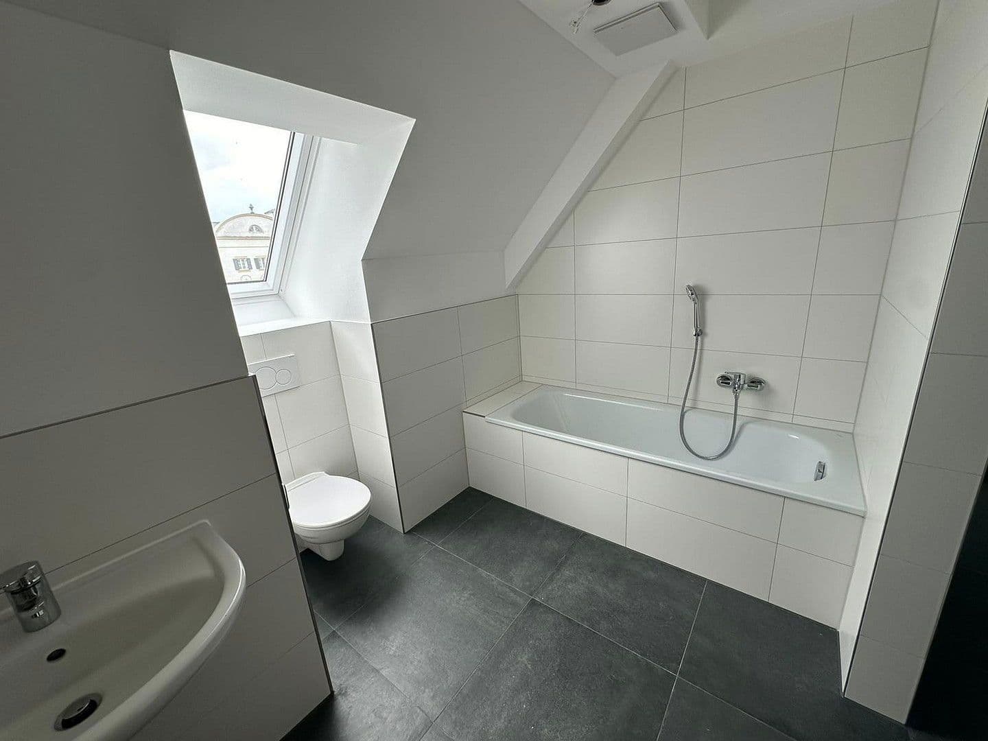 Pronájem bytu 4+1 146 m², Marktplatz 3+4, Markt Indersdorf, Bavorsko Pronájem bytu 4+1 146 m², Marktplatz 3+4, Markt Indersdorf, Bavorsko