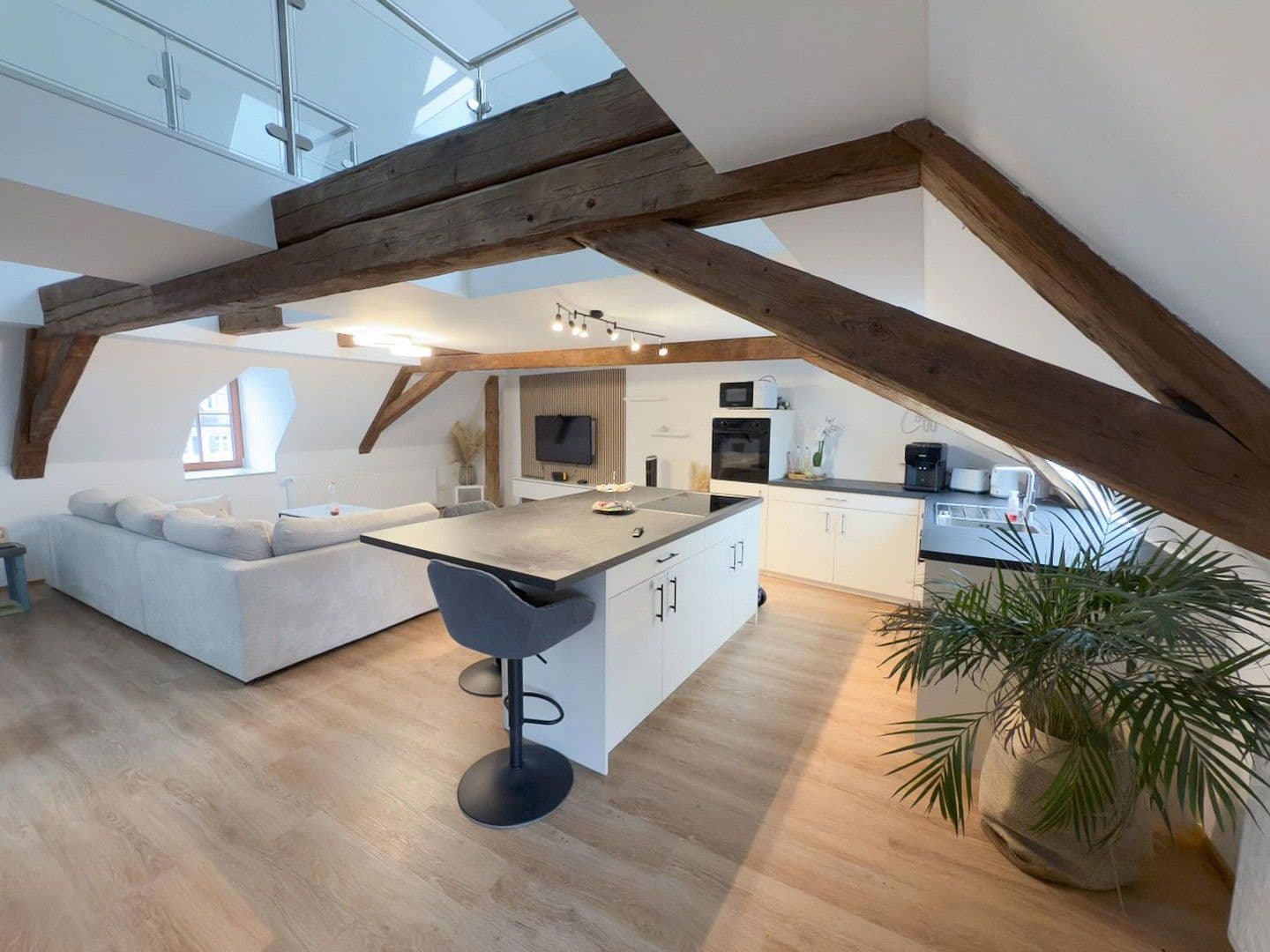 Pronájem bytu 4+1 146 m², Marktplatz 3+4, Markt Indersdorf, Bavorsko Pronájem bytu 4+1 146 m², Marktplatz 3+4, Markt Indersdorf, Bavorsko