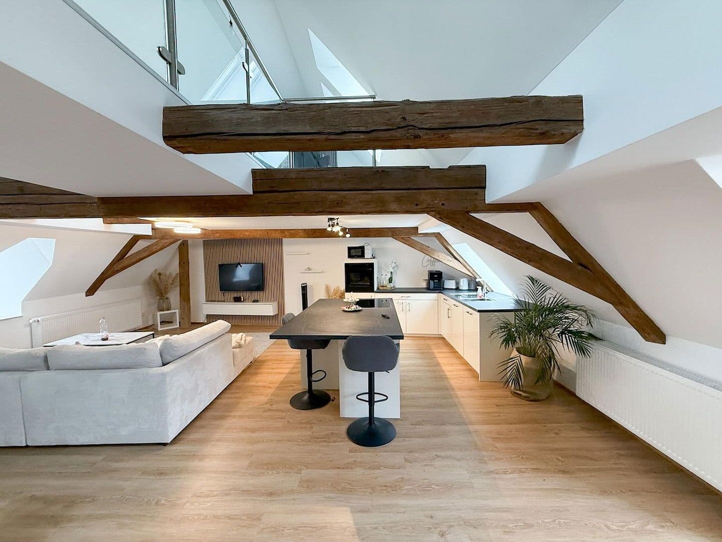 Pronájem bytu 4+1 146 m², Marktplatz 3+4, Markt Indersdorf, Bavorsko Pronájem bytu 4+1 146 m², Marktplatz 3+4, Markt Indersdorf, Bavorsko