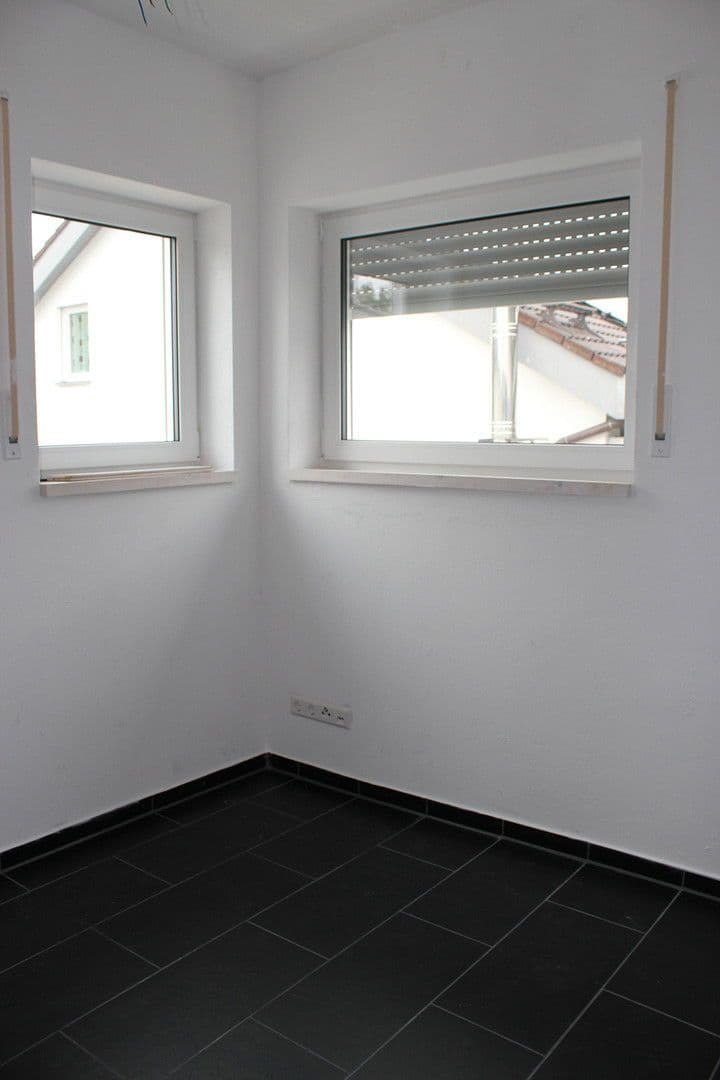 Pronájem bytu 3+1 85 m², Blaustein, Bádensko-Württembersko Pronájem bytu 3+1 85 m², Blaustein, Bádensko-Württembersko