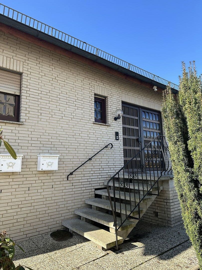 Prodej domu 187 m², pozemek 776 m², Kalletal, Severní Porýní-Vestfálsko Prodej domu 187 m², pozemek 776 m², Kalletal, Severní Porýní-Vestfálsko