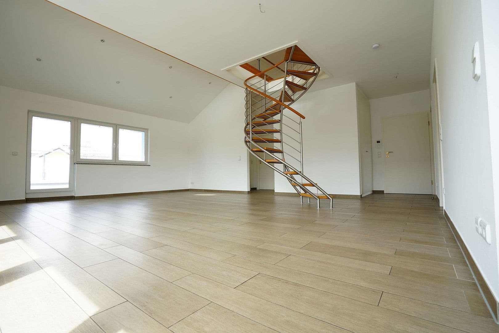 Pronájem bytu 4+1 147 m², München, Bavorsko Pronájem bytu 4+1 147 m², München, Bavorsko