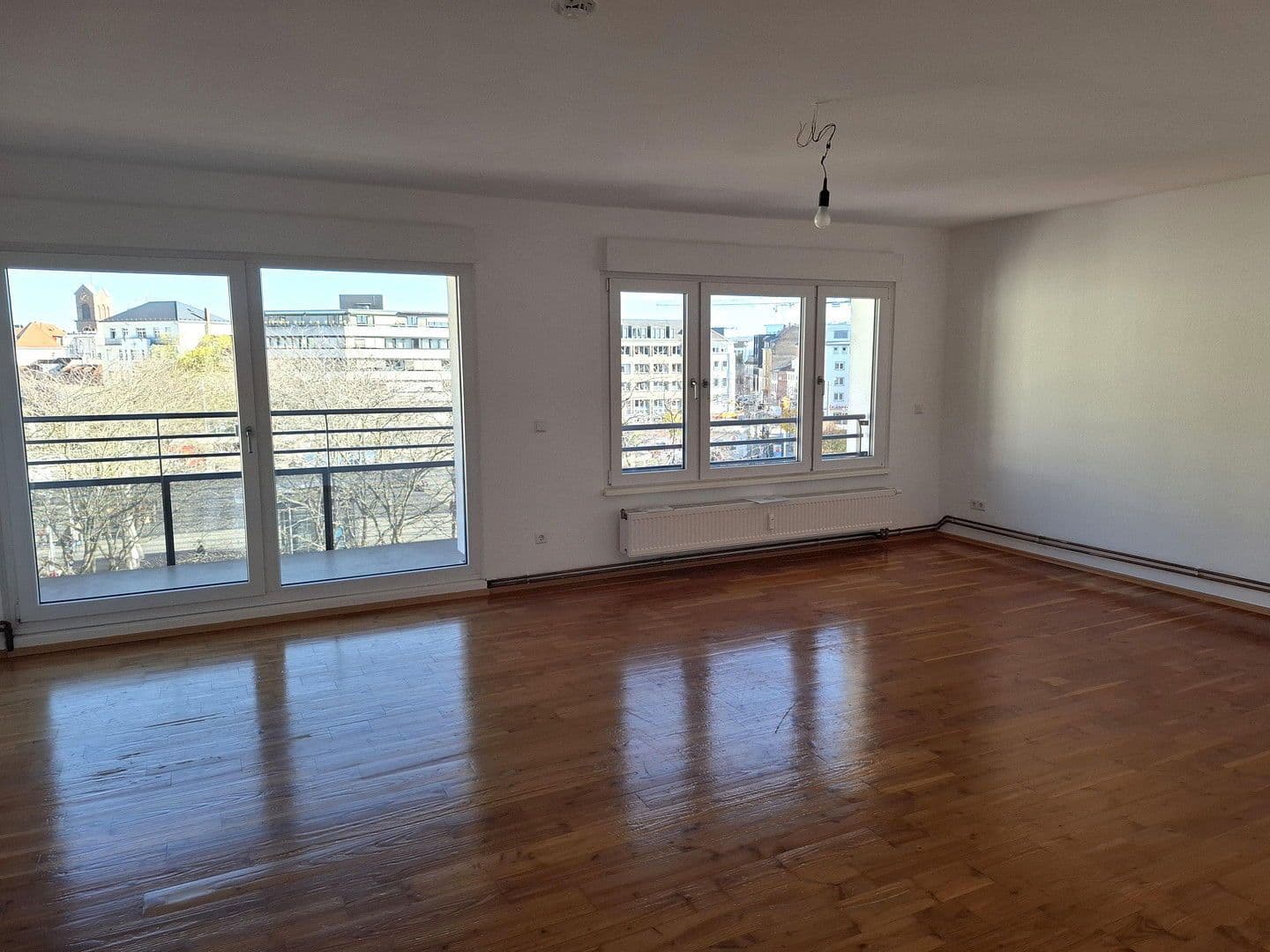 Pronájem bytu 4+1 107 m², Douglasstraße 34, Karlsruhe, Bádensko-Württembersko Pronájem bytu 4+1 107 m², Douglasstraße 34, Karlsruhe, Bádensko-Württembersko