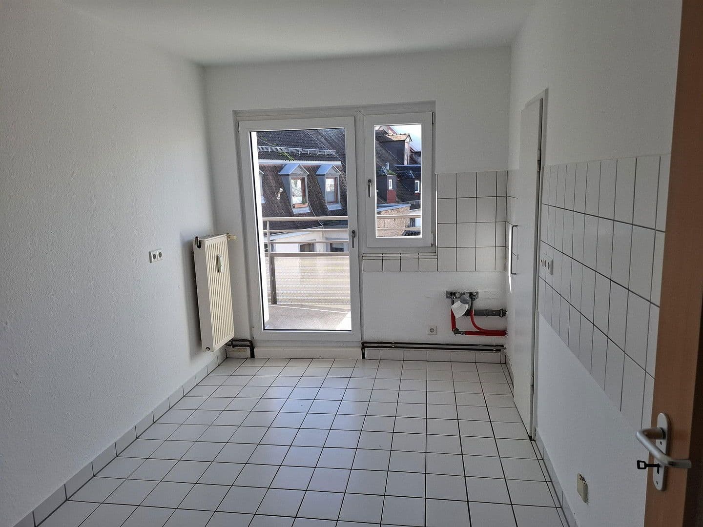Pronájem bytu 4+1 107 m², Douglasstraße 34, Karlsruhe, Bádensko-Württembersko Pronájem bytu 4+1 107 m², Douglasstraße 34, Karlsruhe, Bádensko-Württembersko