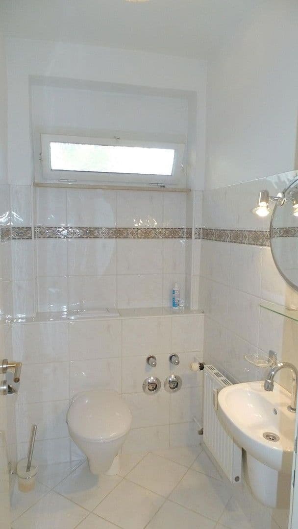 Pronájem bytu 4+1 130 m², Schwimmbadstraße 7, Bad Herrenalb, Bádensko-Württembersko Pronájem bytu 4+1 130 m², Schwimmbadstraße 7, Bad Herrenalb, Bádensko-Württembersko