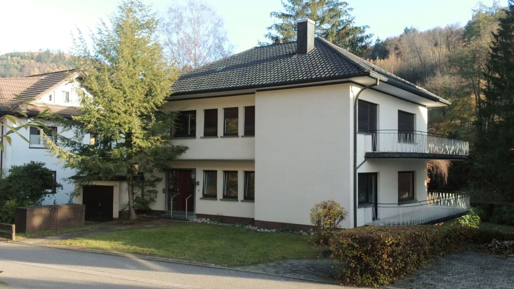 Pronájem bytu 4+1 130 m², Schwimmbadstraße 7, Bad Herrenalb, Bádensko-Württembersko Pronájem bytu 4+1 130 m², Schwimmbadstraße 7, Bad Herrenalb, Bádensko-Württembersko