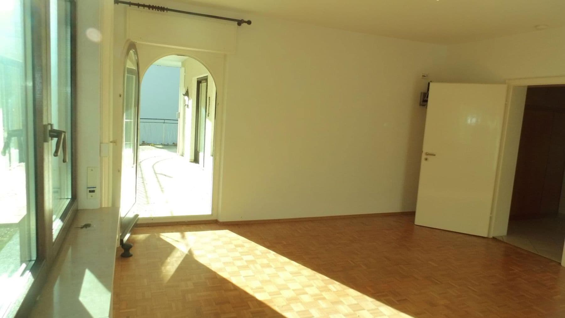 Pronájem bytu 4+1 130 m², Schwimmbadstraße 7, Bad Herrenalb, Bádensko-Württembersko Pronájem bytu 4+1 130 m², Schwimmbadstraße 7, Bad Herrenalb, Bádensko-Württembersko