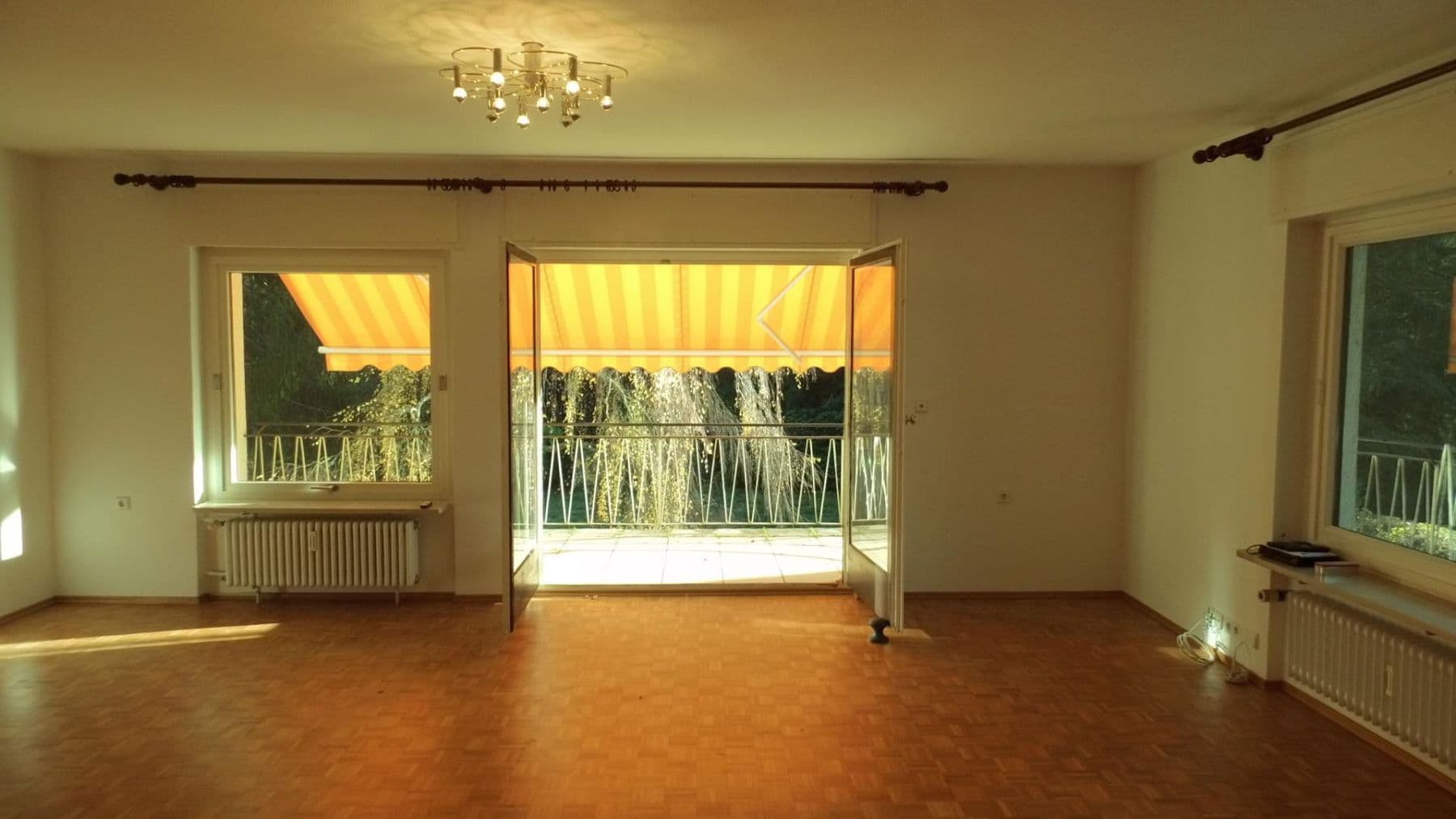 Pronájem bytu 4+1 130 m², Schwimmbadstraße 7, Bad Herrenalb, Bádensko-Württembersko Pronájem bytu 4+1 130 m², Schwimmbadstraße 7, Bad Herrenalb, Bádensko-Württembersko