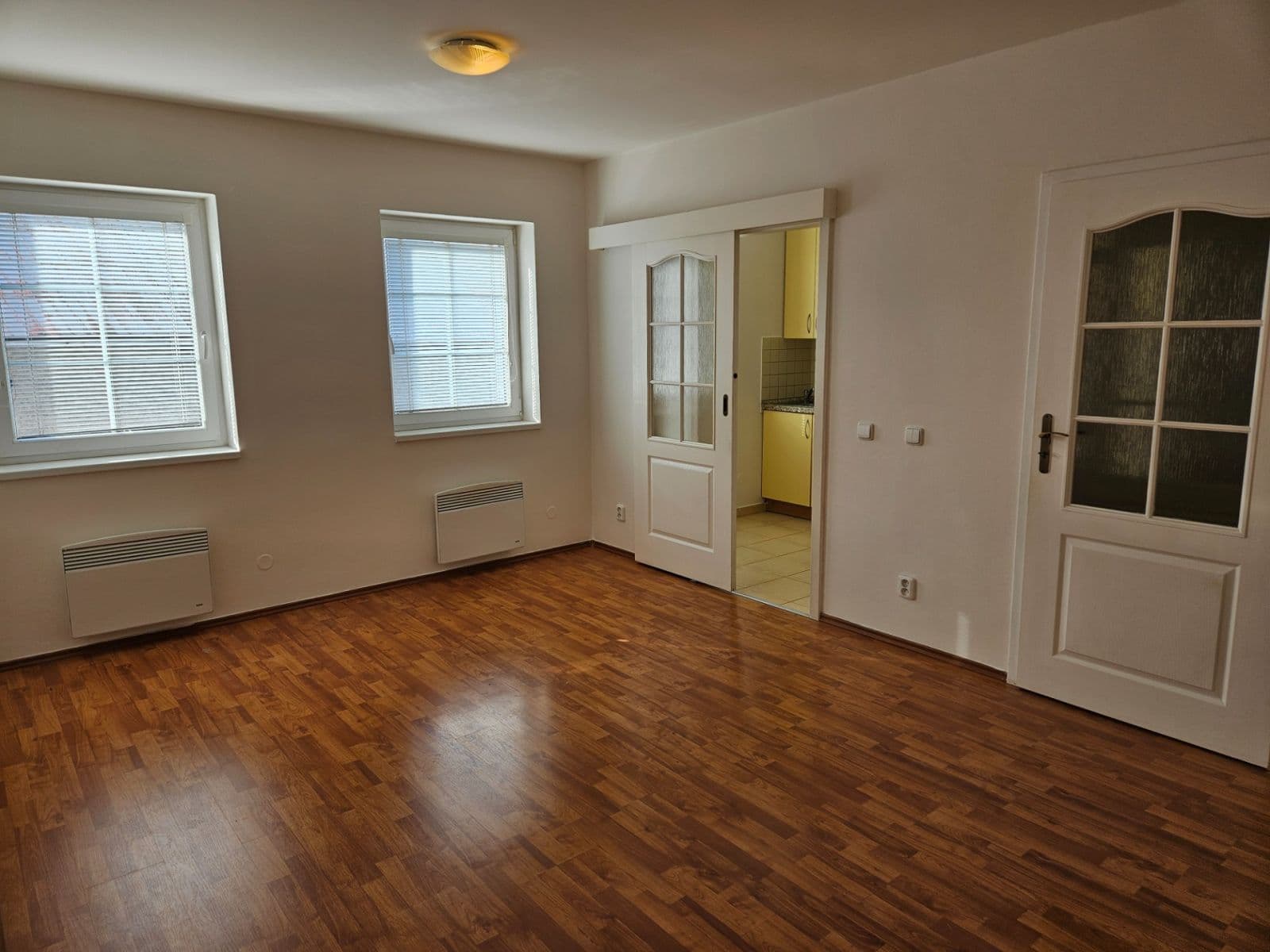 Pronájem bytu 2+1 53 m², Úhonická, Jeneč, Středočeský kraj Pronájem bytu 2+1 53 m², Úhonická, Jeneč, Středočeský kraj