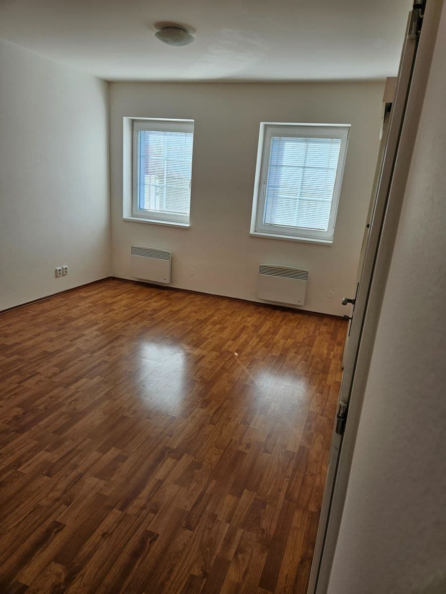 Pronájem bytu 2+1 53 m², Úhonická, Jeneč, Středočeský kraj Pronájem bytu 2+1 53 m², Úhonická, Jeneč, Středočeský kraj