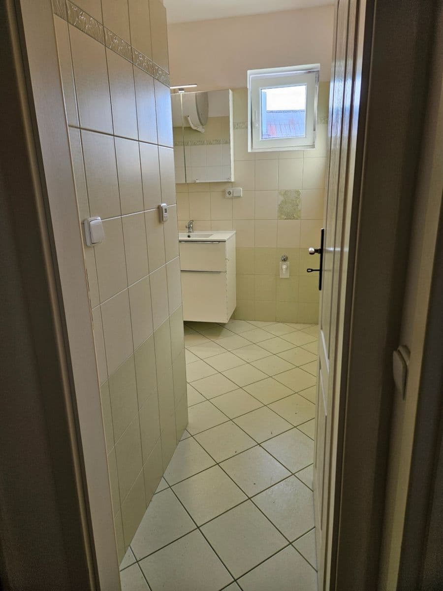 Pronájem bytu 2+1 53 m², Úhonická, Jeneč, Středočeský kraj Pronájem bytu 2+1 53 m², Úhonická, Jeneč, Středočeský kraj