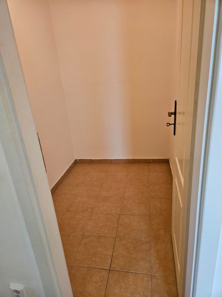 Pronájem bytu 2+1 53 m², Úhonická, Jeneč, Středočeský kraj Pronájem bytu 2+1 53 m², Úhonická, Jeneč, Středočeský kraj
