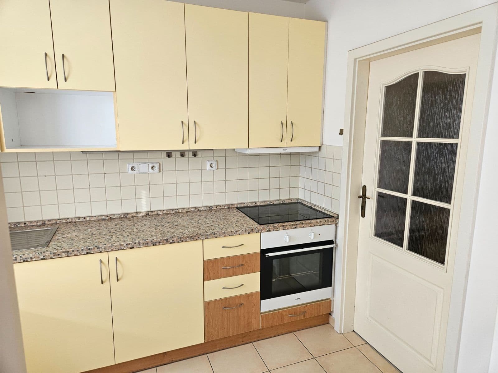 Pronájem bytu 2+1 53 m², Úhonická, Jeneč, Středočeský kraj Pronájem bytu 2+1 53 m², Úhonická, Jeneč, Středočeský kraj
