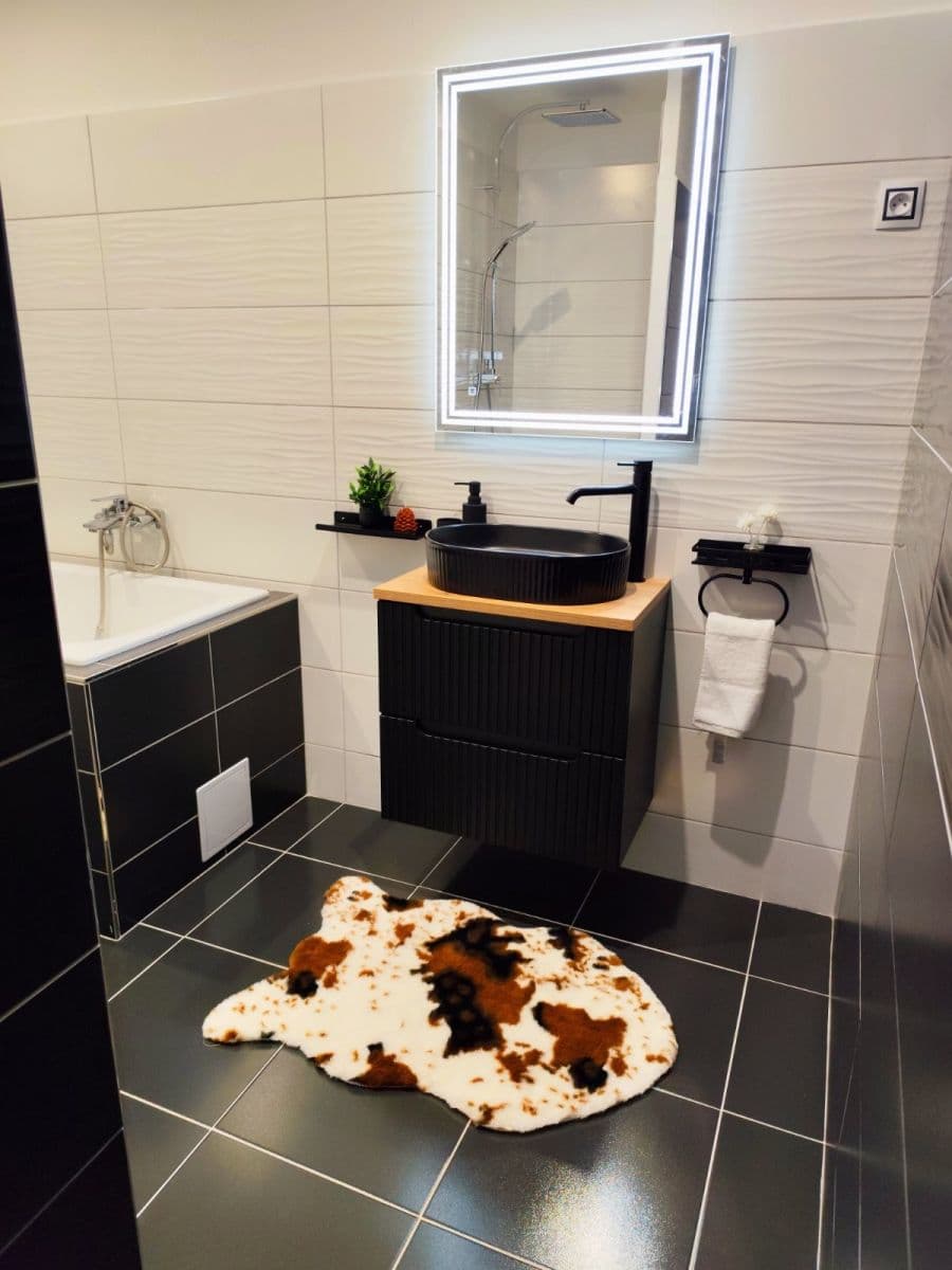 Pronájem bytu 3+1 79 m², Luční, Ivančice, Jihomoravský kraj Pronájem bytu 3+1 79 m², Luční, Ivančice, Jihomoravský kraj