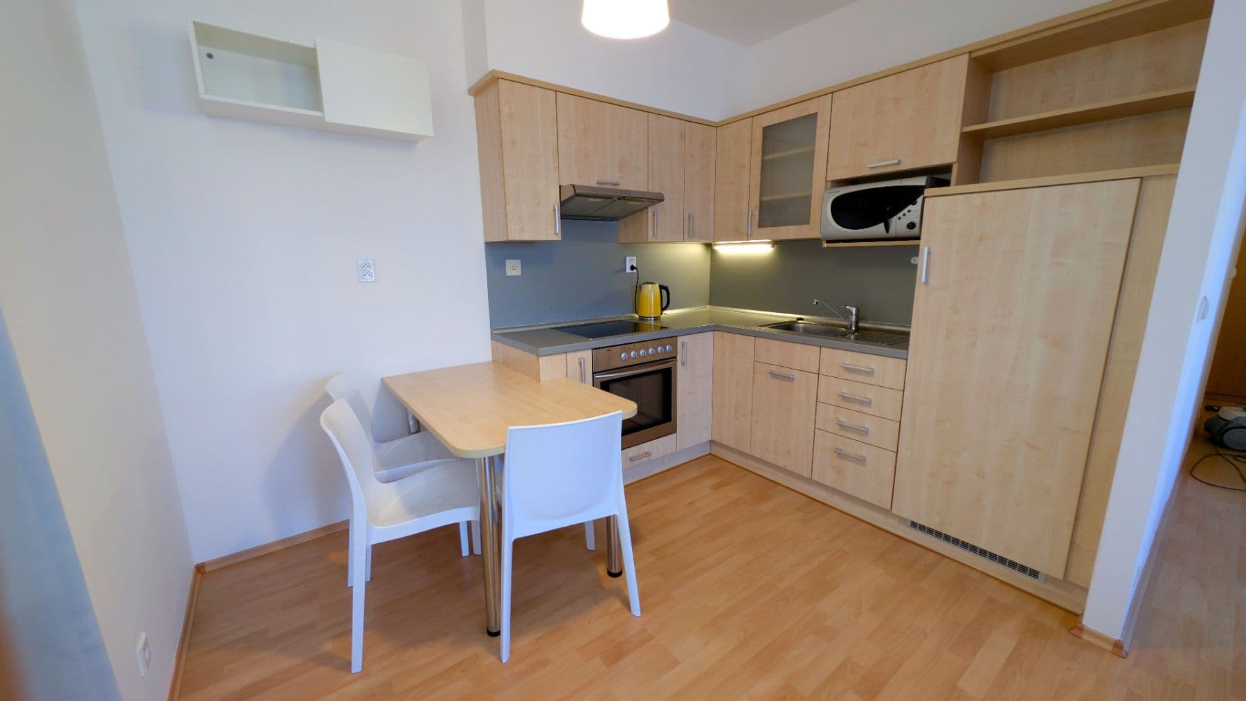 Pronájem bytu 1+kk 39 m², Březnická, Zlín, Zlínský kraj Pronájem bytu 1+kk 39 m², Březnická, Zlín, Zlínský kraj