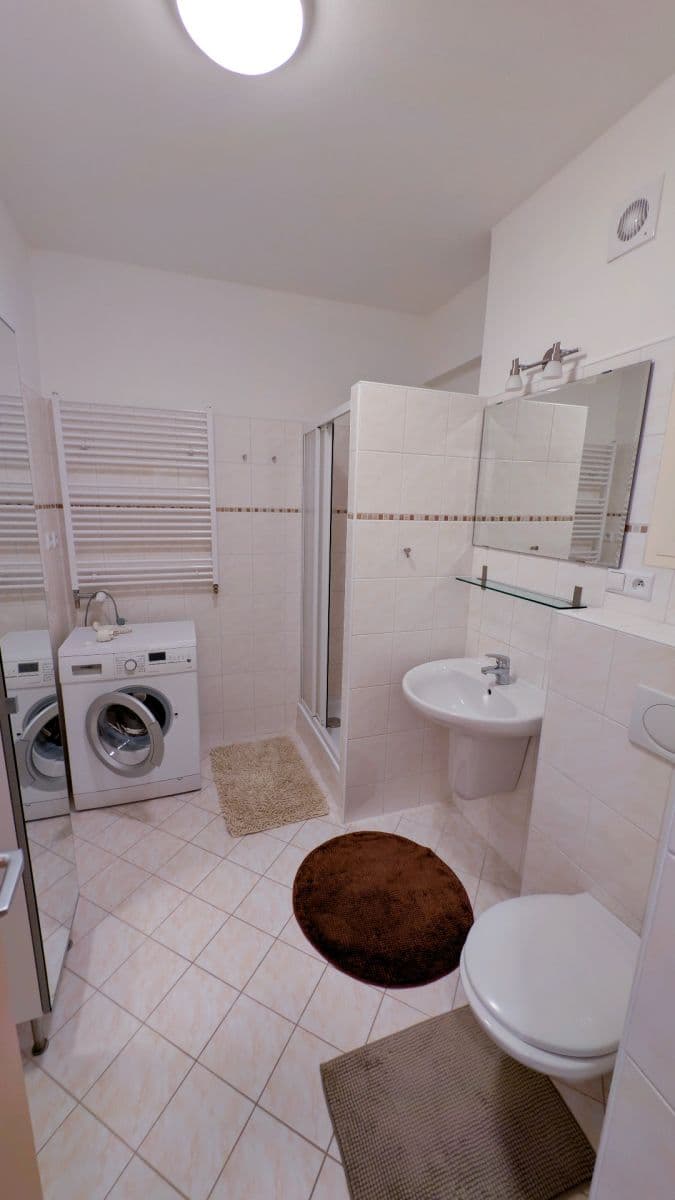 Pronájem bytu 1+kk 39 m², Březnická, Zlín, Zlínský kraj Pronájem bytu 1+kk 39 m², Březnická, Zlín, Zlínský kraj