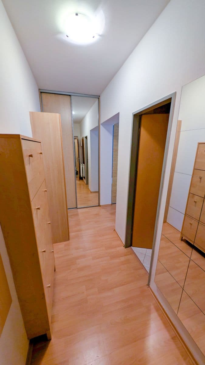 Pronájem bytu 1+kk 39 m², Březnická, Zlín, Zlínský kraj Pronájem bytu 1+kk 39 m², Březnická, Zlín, Zlínský kraj