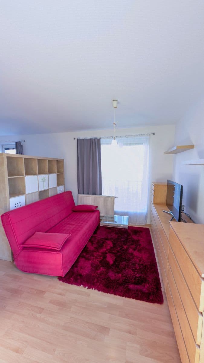 Pronájem bytu 1+kk 39 m², Březnická, Zlín, Zlínský kraj Pronájem bytu 1+kk 39 m², Březnická, Zlín, Zlínský kraj