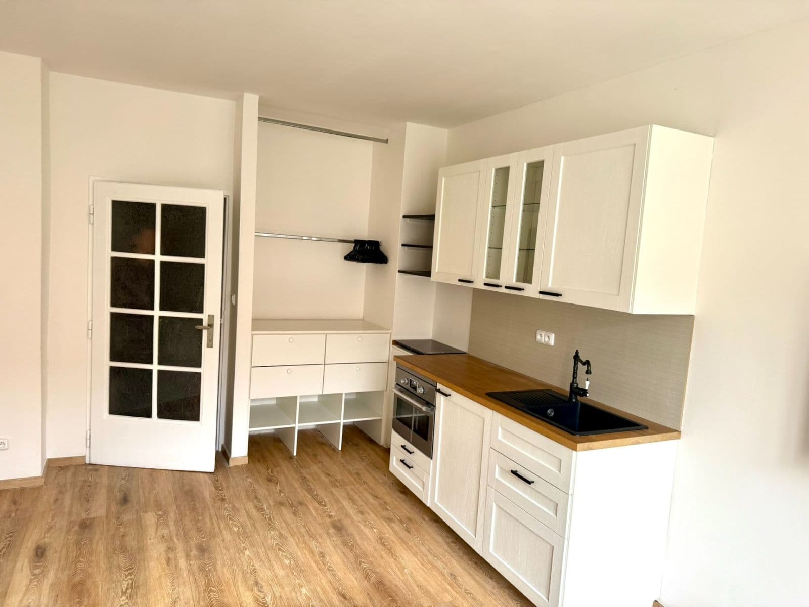 Pronájem bytu 1+kk 25 m², Libická, Praha, Praha Pronájem bytu 1+kk 25 m², Libická, Praha, Praha